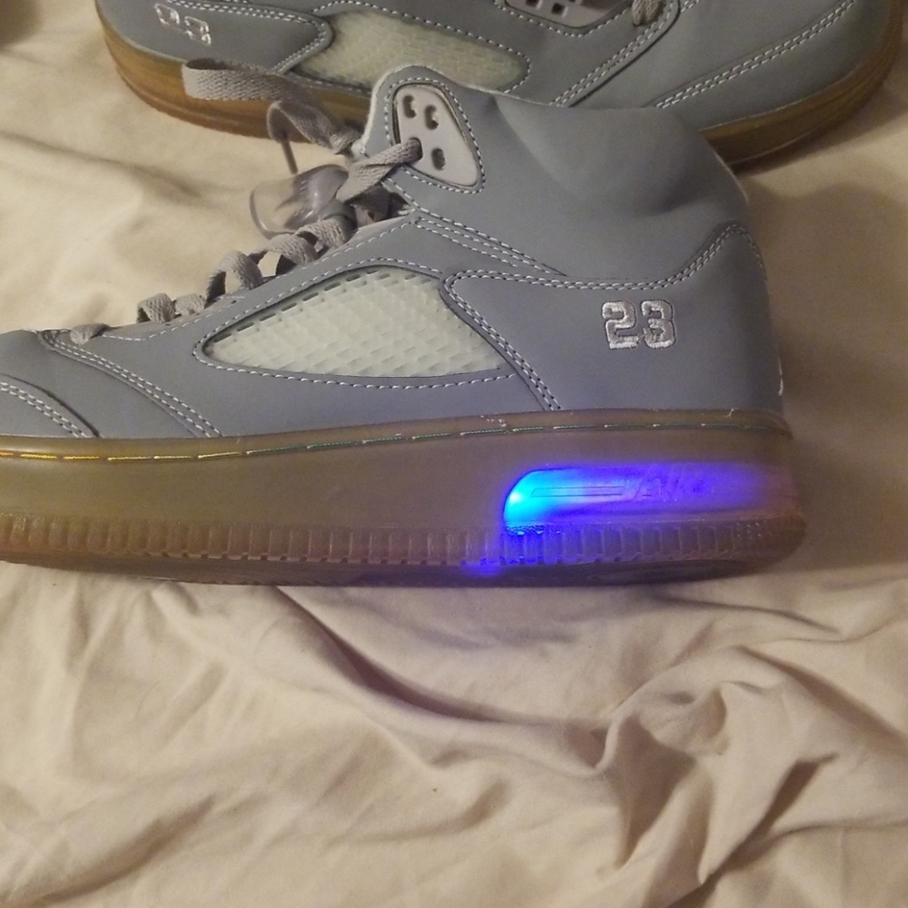 Nike - Picture 2 of 4